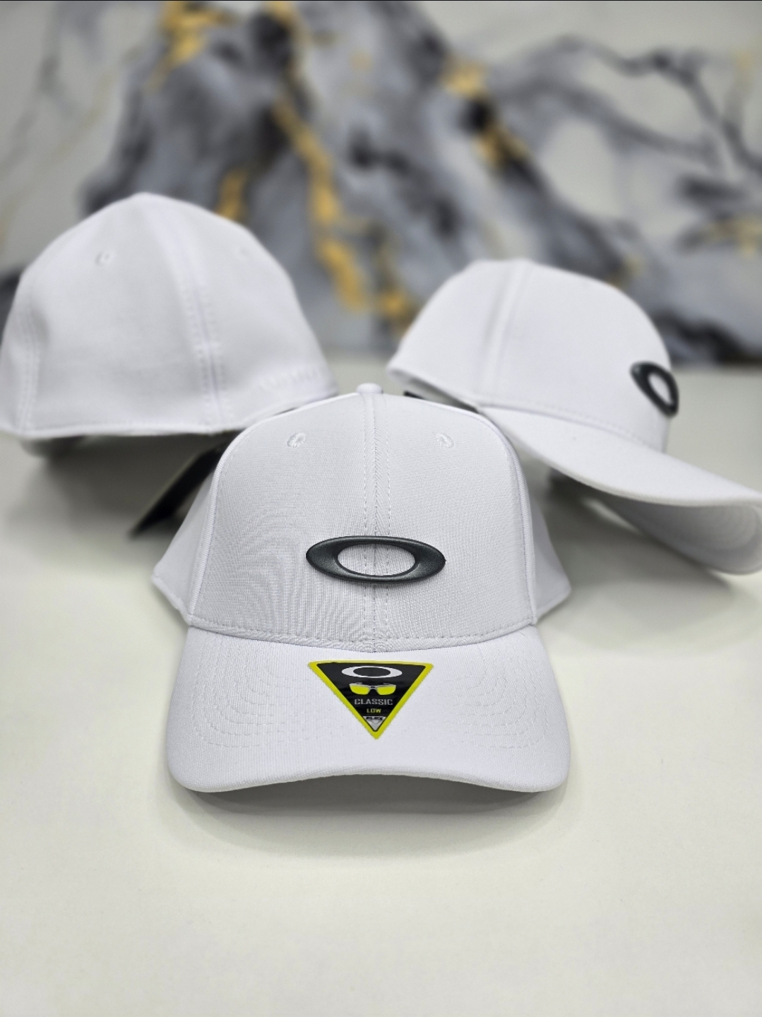 Oakley Blanco
