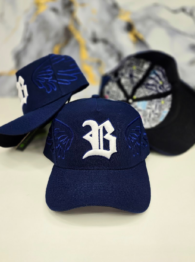 BLACK azul con alas 