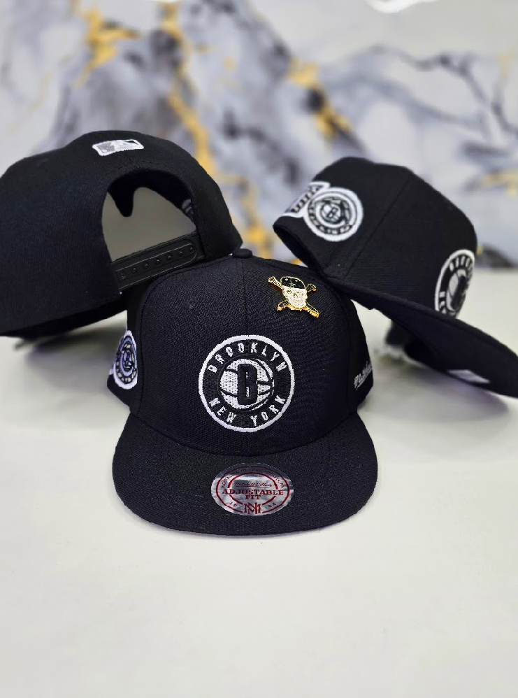 “BROOKLYN” negro
