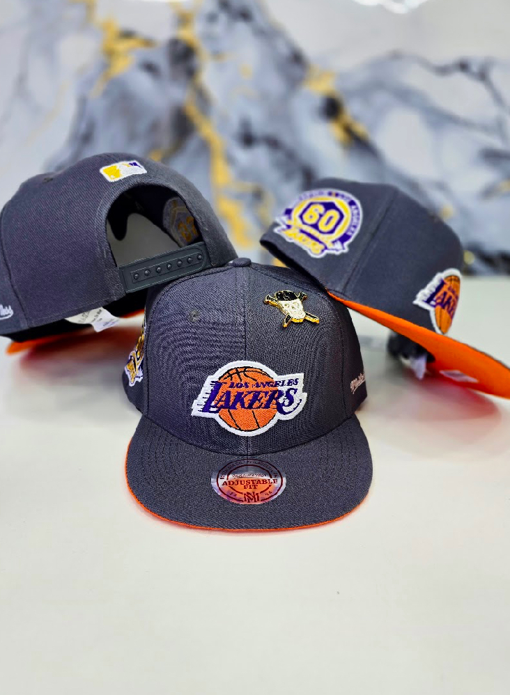 “LAKERS” gris oscuro 