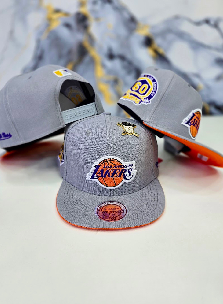 “LAKERS” gris claro