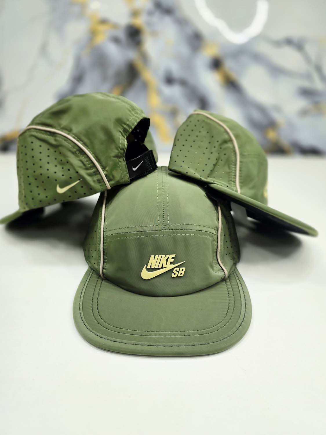 NIKE DRI FIT MOLLY
